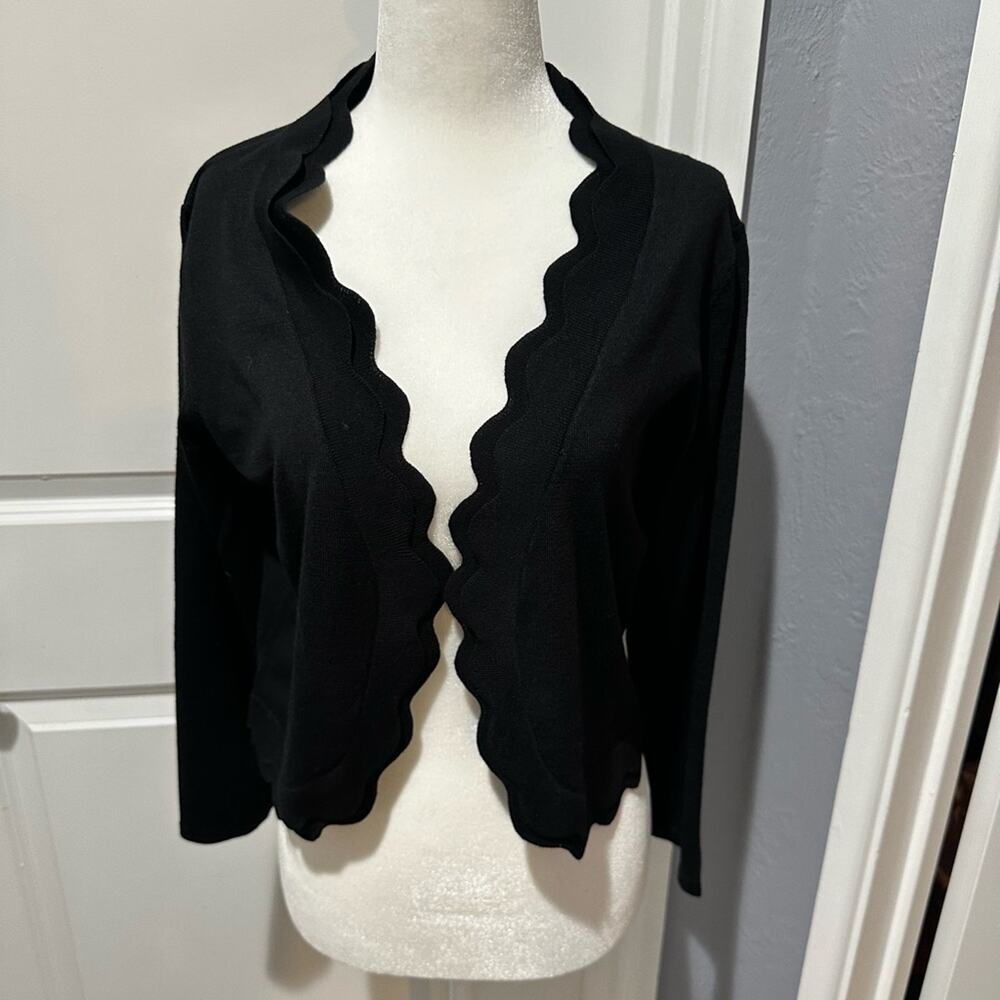 Lightweight, black cropped sweater
